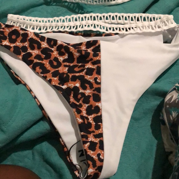 Swimsuit - Picture 3 of 4